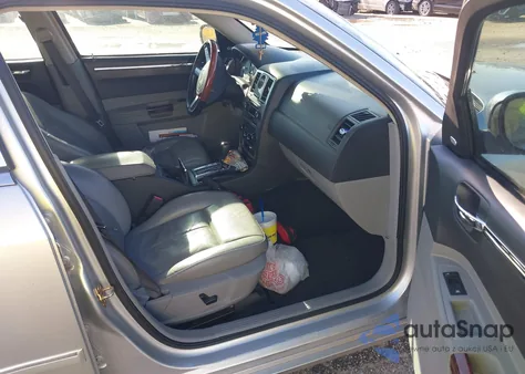 2006 Chrysler 300 Touring z USA, uszkodzony, nr VIN 2C3KA53G06H146158